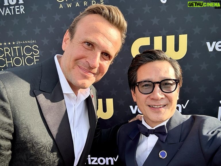 Ke Huy Quan Instagram - I was super excited to return to the @CriticsChoice Awards this year to watch my childhood hero be celebrated for his life’s work. My highlight last night was most definitely witnessing Harrison Ford receive his Career Achievement Award. Congratulations again, Harrison!!!! It’s always a blast to be with my LOKI family. Finally got a picture with Kevin Feige. I realized we never took a selfie together before. 🎉🍾🥂 Styled by: @chloekeiko Grooming: @anissaemily Look by @dior Glasses @oliverpeoples Watch @vacheronconstantin Brooch @davidyurman