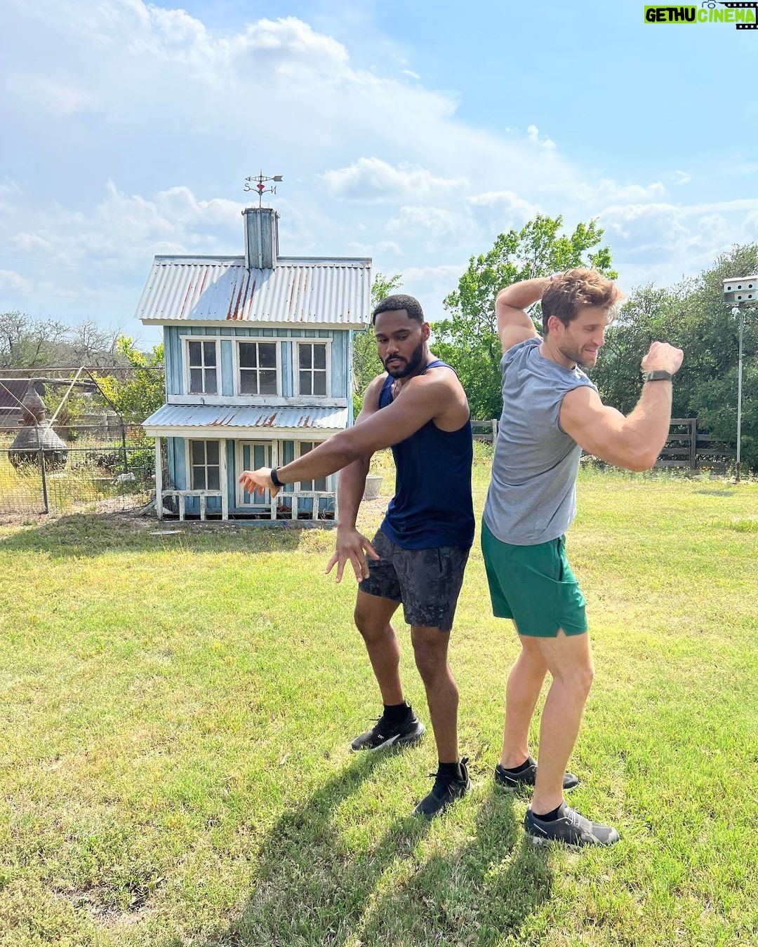 Keegan Allen Instagram - @jlpierre gun show looking house