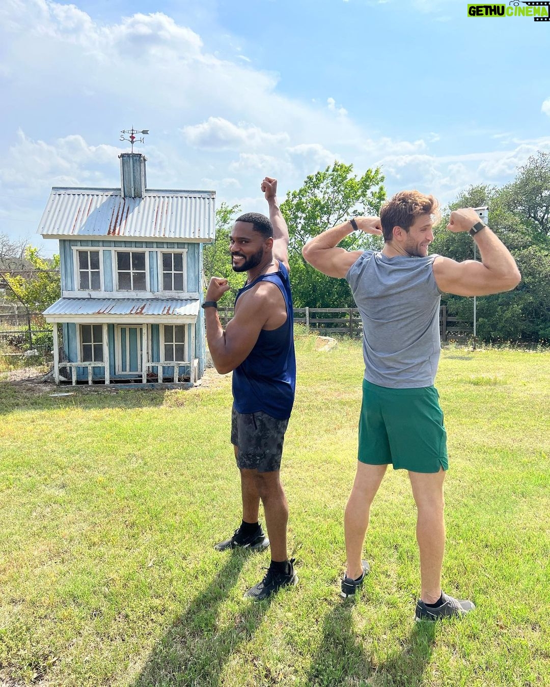 Keegan Allen Instagram - @jlpierre gun show looking house