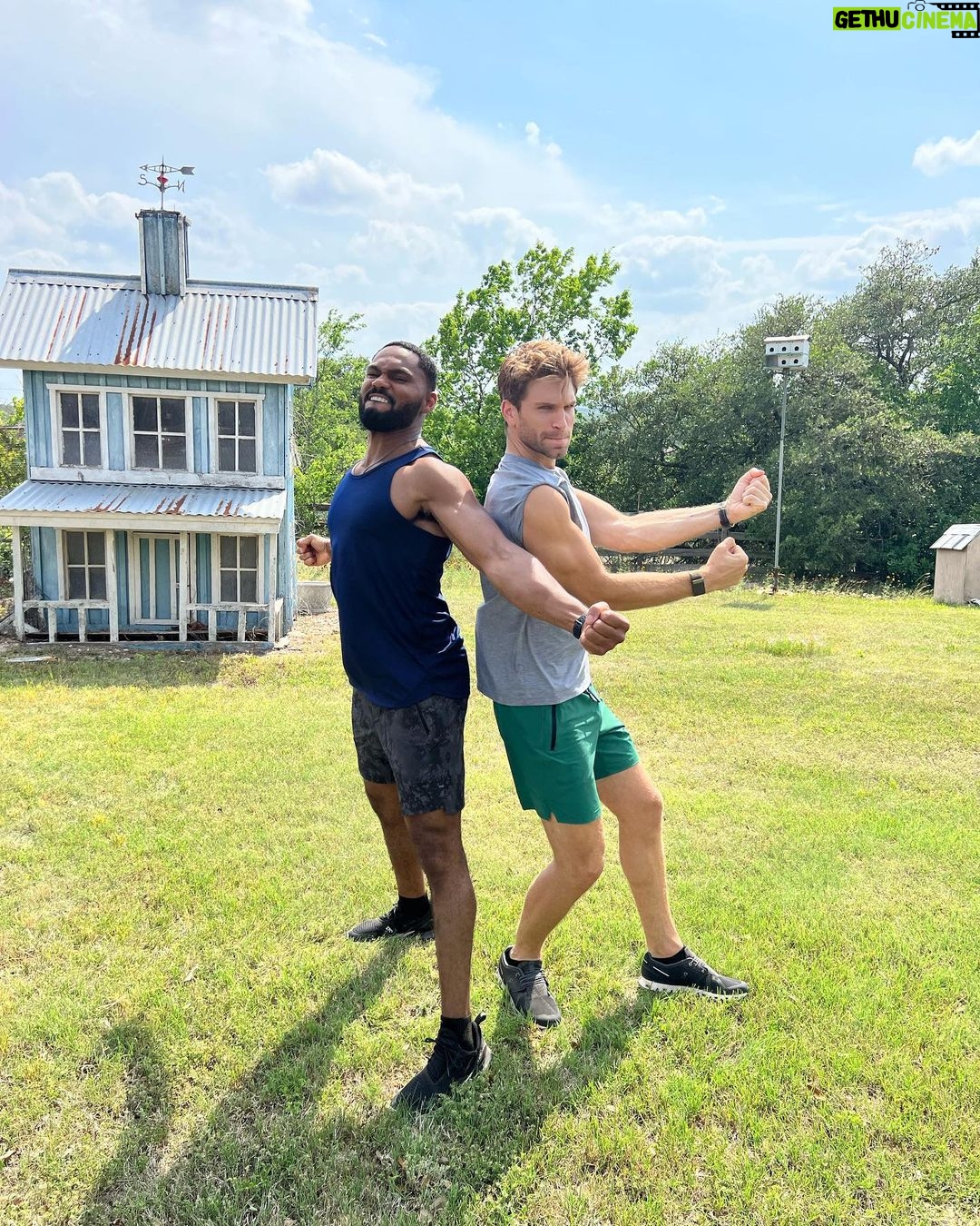 Keegan Allen Instagram - @jlpierre gun show looking house