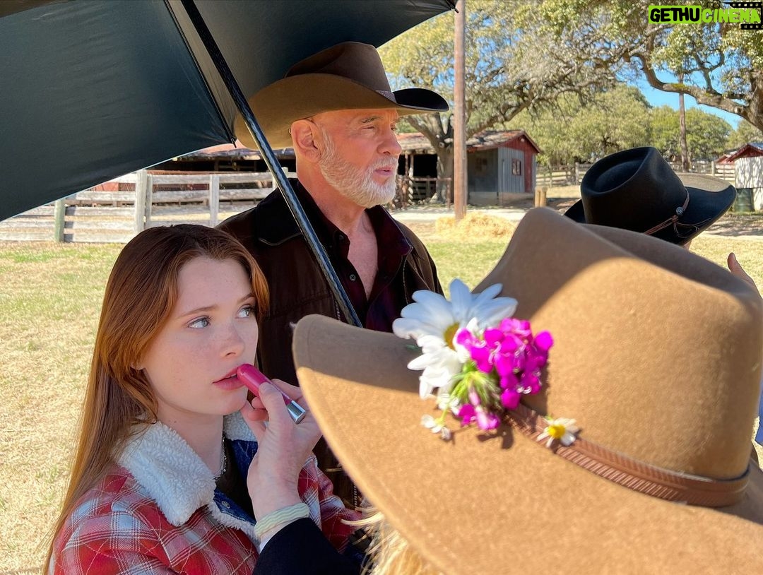 Keegan Allen Instagram - Tonight, new episode. Some BTS photos I snapped of what is sure to be a very polarizing event; Molly always has something blocking her in photos and a race of a lifetime. πΈπ½