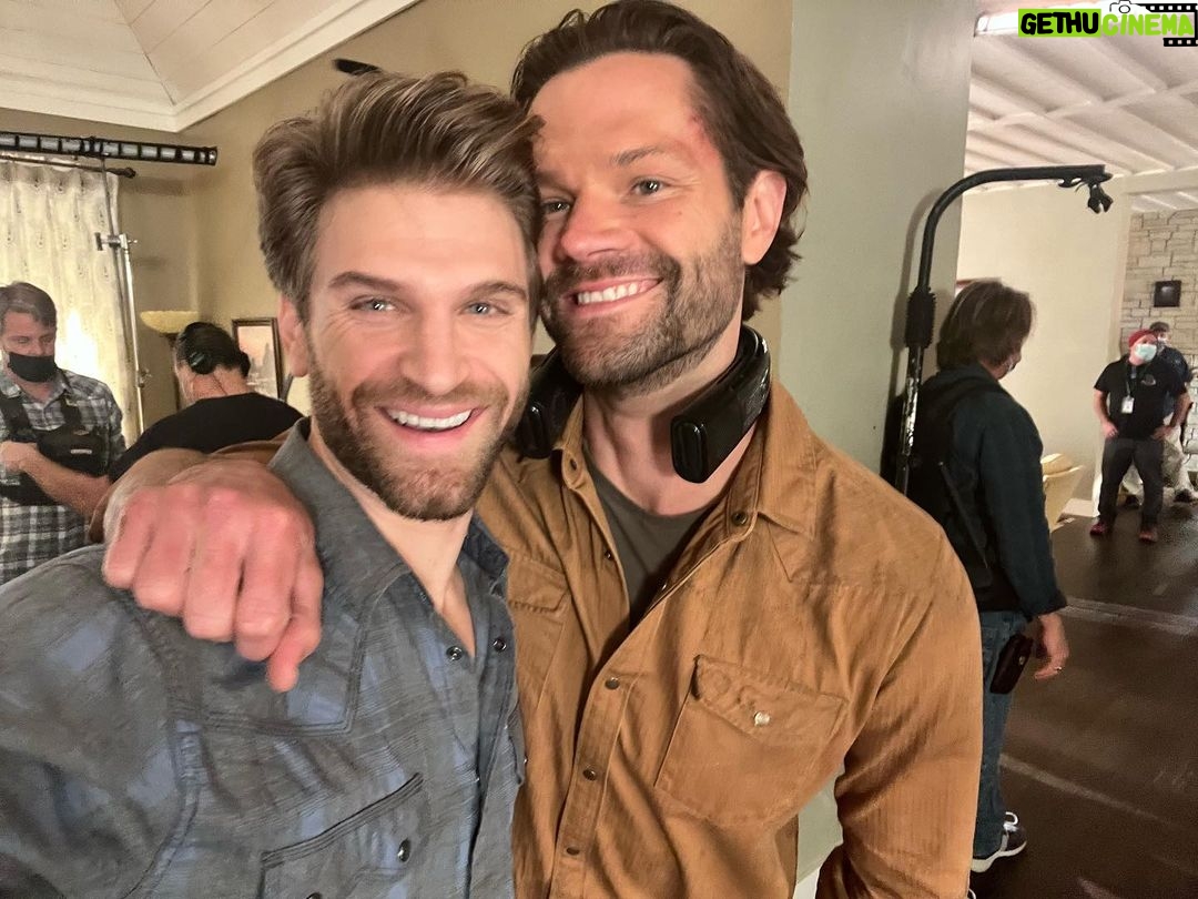 Keegan Allen Instagram - Come see big bro @jaredpadalecki and I in Vegas @creationent weekend of Jan 15! excited to see our amazing #walkerfamily (don’t swipe to the end)
