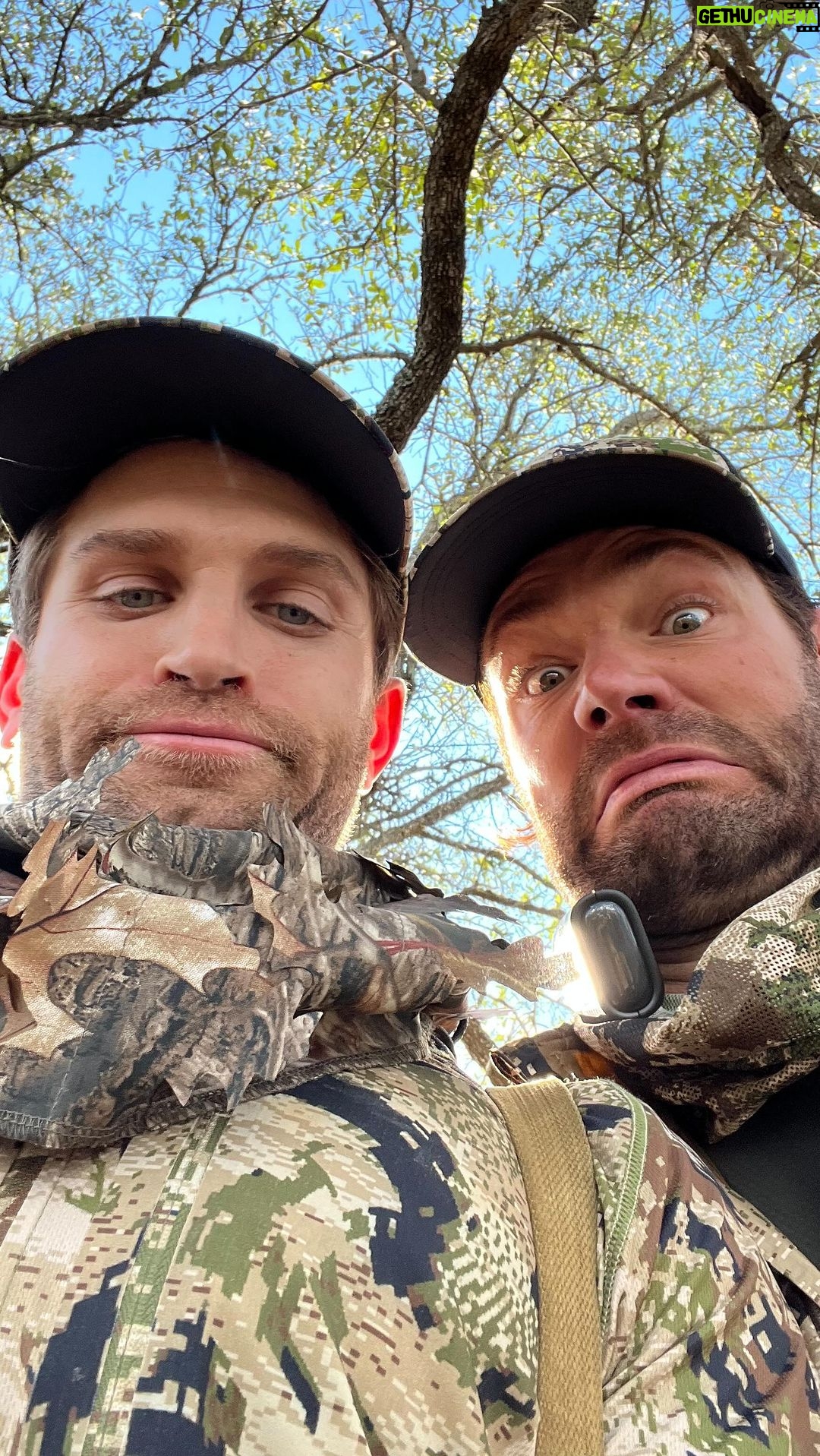 Keegan Allen Instagram - š¦ You know how thanksgiving always runs smoothly and everything is perfect? Thatās this episode. Now, read that again with a pinch of sarcasm. And maybe a southern accent. Written by the great @awfricke and the duo known as āBret & Brandonā so you know itās gonna be an iconic mid-season bash to warm your hearts with extra warm warmth and HEAT. Lots of temperature. š NOTHING BUT š„