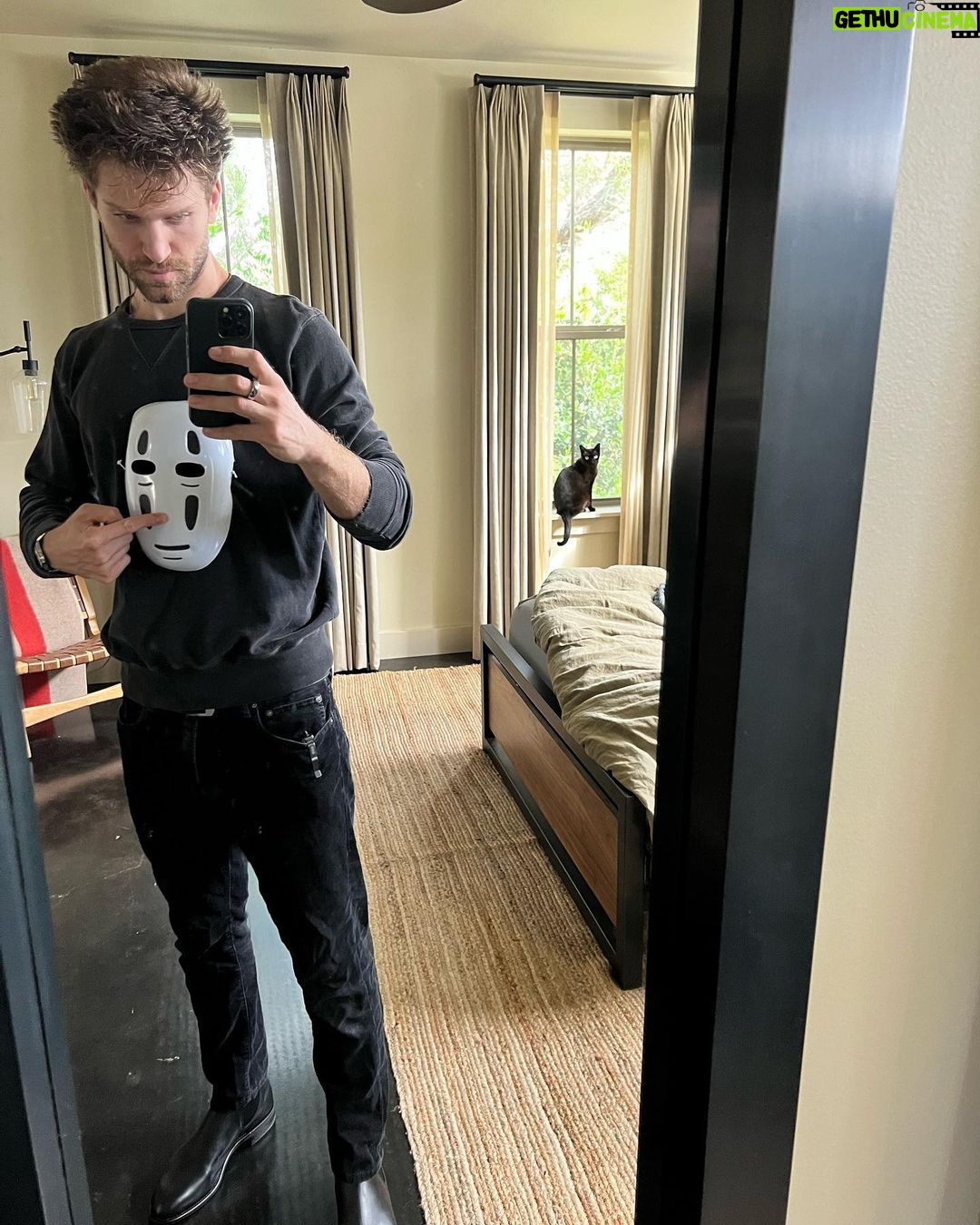 Keegan Allen Instagram - I’m on the fence about what to wear, help me choose