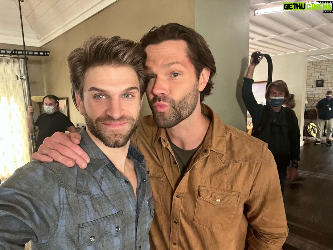 Keegan Allen Instagram - Come see big bro @jaredpadalecki and I in Vegas @creationent weekend of Jan 15! excited to see our amazing #walkerfamily (don’t swipe to the end)