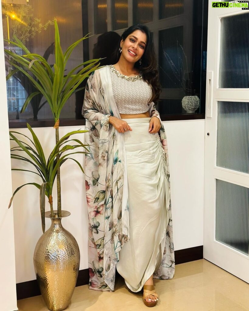 Keerthi shanthanu Instagram - G R E Y S & G R E E N S 🩶🌿 For #thevillage trailer launch @primevideoin Outfit : @shilpavummiti 📸 : @mg_photography06