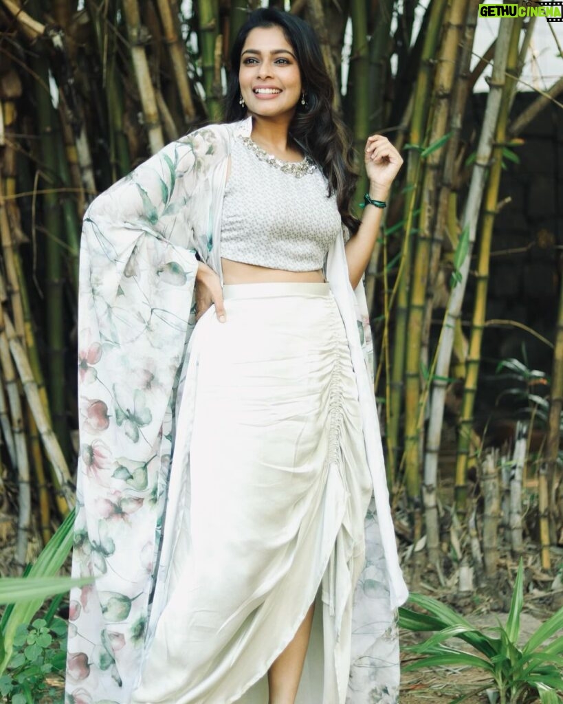 Keerthi shanthanu Instagram - G R E Y S & G R E E N S 🩶🌿 For #thevillage trailer launch @primevideoin Outfit : @shilpavummiti 📸 : @mg_photography06