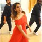 Keerthi shanthanu Instagram - Feel the beat, feel the heat, with #PleasePurinjukko setting the pace! 🔥💃 @aditiraohydari @rseanroldan Hooksteps hooked by - @anu_viswa @_surenr Capture your version and tag @cokestudiotamil in your reel! #cokestudiotamil #cokestudiotamils2 #idhusemmavibe #pleasepurinjukko #Ad #collab