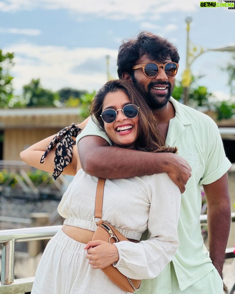 Keerthi shanthanu Instagram - The first time I met you, I knew I was going to love you forever ❤🥰 Happy bday to the woman who makes everyone around her better 😘 Wifey Kiki ❤ 🧿 #hbdkiki