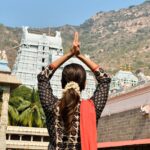 Keerthi shanthanu Instagram – ✨🙏✨

#ᴏᴍɴᴀᴍᴀsʜɪᴠᴀʏᴀ ✨ Tiruvannamalai Temple