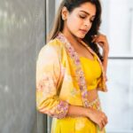 Keerthi shanthanu Instagram – 🔆Jus a girl who loves to twirl & swirl 🔆🌻

Wearing @studio149 💫
Captured by @zerowattsphotography 💫
Makeup & hair – myself 💫

#kiki #dolledup #event #yellow #love