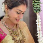 Keerthi shanthanu Instagram - ✨கல்யாணம் ✨ 💛💛💛💛💛 @shrutitudi @ruskey_11 @shanthnu @mahuvnish @brinda_gopal @jayanthirkv @asrkvkumar @dianishanth @poornimabhagyaraj @gayathriraguramm @veena_sujya @inst.prasanna @the_arjun_kaladhar @arvindkaladhar @khushsundar @1mxdhxv._ @adhav.krishna_ #gold #wedding #family