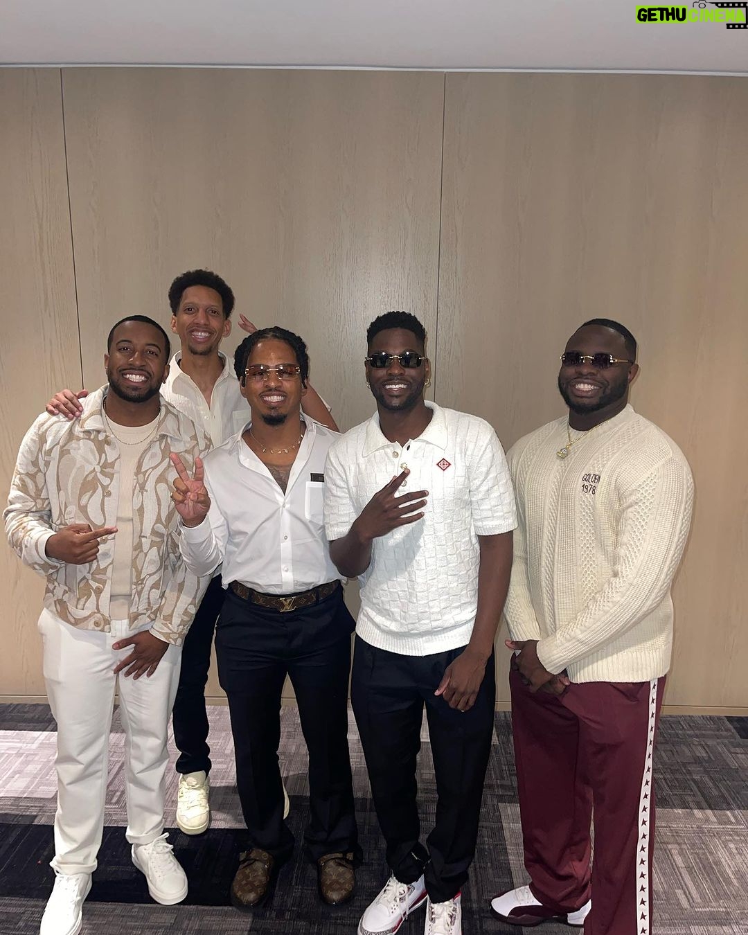 Keith Lee - 217.3K Likes - What Was Your Favorite Outfit ? π Fit progression of 2023 π #foodcritic
God Is Amazing ππ½
stylist : @dontcallmebrittany