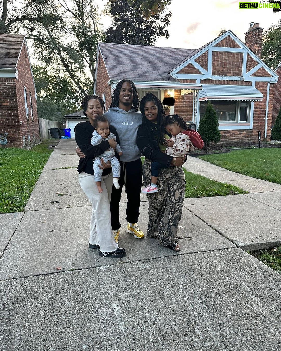 Keith Lee Instagram - π Keith Lee ChildHood House Tour π each of these houses are in chronological order of the places I grew up in. It was surreal to be able to not only take my children but my wife to places that shaped me into who I am today. Memory Lane π£οΈ 1) West Bramill Street (Bright Mo) 2) 10 Mile & Southfield rd (Southfield) 3) AnnChester ( West 7 Mile & Evergreen ) 4) Blackstone ( Bright Mo) 5) Kane N ( Bright Mo ) 6) Sorrento ( West 7 Mile & Outerdrive ) 7) Evergeen ( Joy Rd & Evergreen ) Detroit , MI π‘ Detroit, Michigan