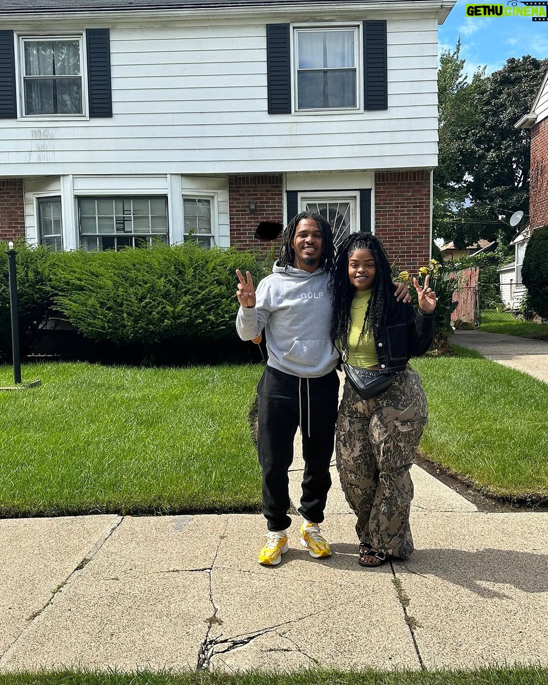 Keith Lee Instagram - π Keith Lee ChildHood House Tour π each of these houses are in chronological order of the places I grew up in. It was surreal to be able to not only take my children but my wife to places that shaped me into who I am today. Memory Lane π£οΈ 1) West Bramill Street (Bright Mo) 2) 10 Mile & Southfield rd (Southfield) 3) AnnChester ( West 7 Mile & Evergreen ) 4) Blackstone ( Bright Mo) 5) Kane N ( Bright Mo ) 6) Sorrento ( West 7 Mile & Outerdrive ) 7) Evergeen ( Joy Rd & Evergreen ) Detroit , MI π‘ Detroit, Michigan