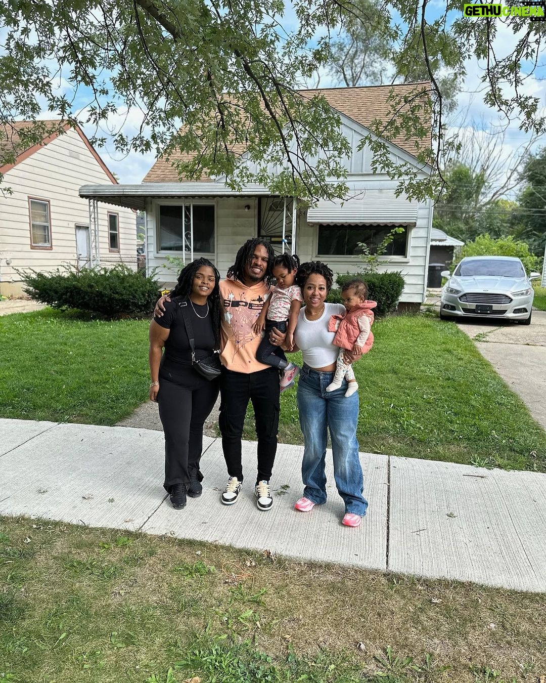 Keith Lee Instagram - π Keith Lee ChildHood House Tour π each of these houses are in chronological order of the places I grew up in. It was surreal to be able to not only take my children but my wife to places that shaped me into who I am today. Memory Lane π£οΈ 1) West Bramill Street (Bright Mo) 2) 10 Mile & Southfield rd (Southfield) 3) AnnChester ( West 7 Mile & Evergreen ) 4) Blackstone ( Bright Mo) 5) Kane N ( Bright Mo ) 6) Sorrento ( West 7 Mile & Outerdrive ) 7) Evergeen ( Joy Rd & Evergreen ) Detroit , MI π‘ Detroit, Michigan