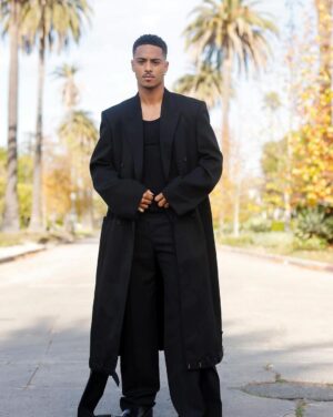 Keith Powers Instagram - Balenciaga FW/24 🖤

@marcoaroman 
@jasonbolden 
@eliven.q