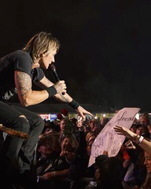Keith Urban Instagram - @yqmcountryfest and @mnstatefair went crazy in ALL the right ways !!!!! Atlantic City and Allentown, we’ll see you this weekend 🔥
