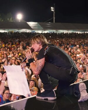 Keith Urban Instagram - @yqmcountryfest and @mnstatefair went crazy in ALL the right ways !!!!! Atlantic City and Allentown, we’ll see you this weekend 🔥