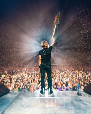 Keith Urban Instagram - @yqmcountryfest and @mnstatefair went crazy in ALL the right ways !!!!! Atlantic City and Allentown, we’ll see you this weekend 🔥