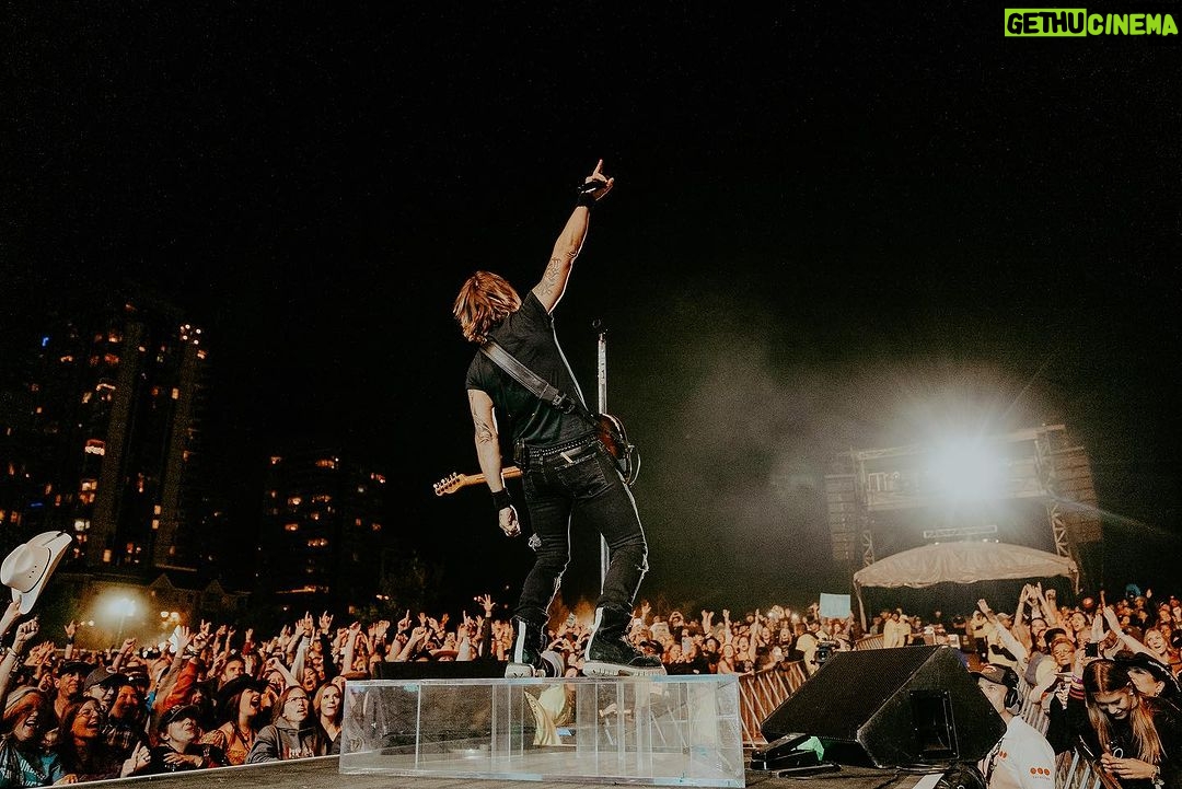 Keith Urban Instagram - what a blast @countrythunderab !!! 🔥 Country Thunder Alberta