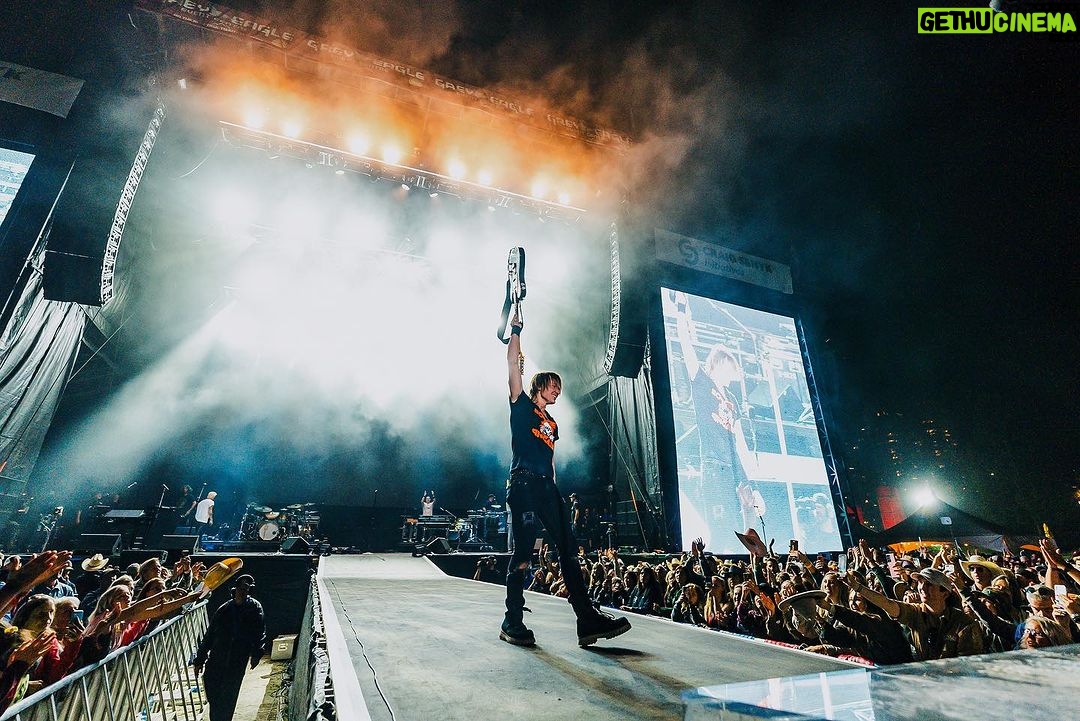 Keith Urban Instagram - what a blast @countrythunderab !!! 🔥 Country Thunder Alberta