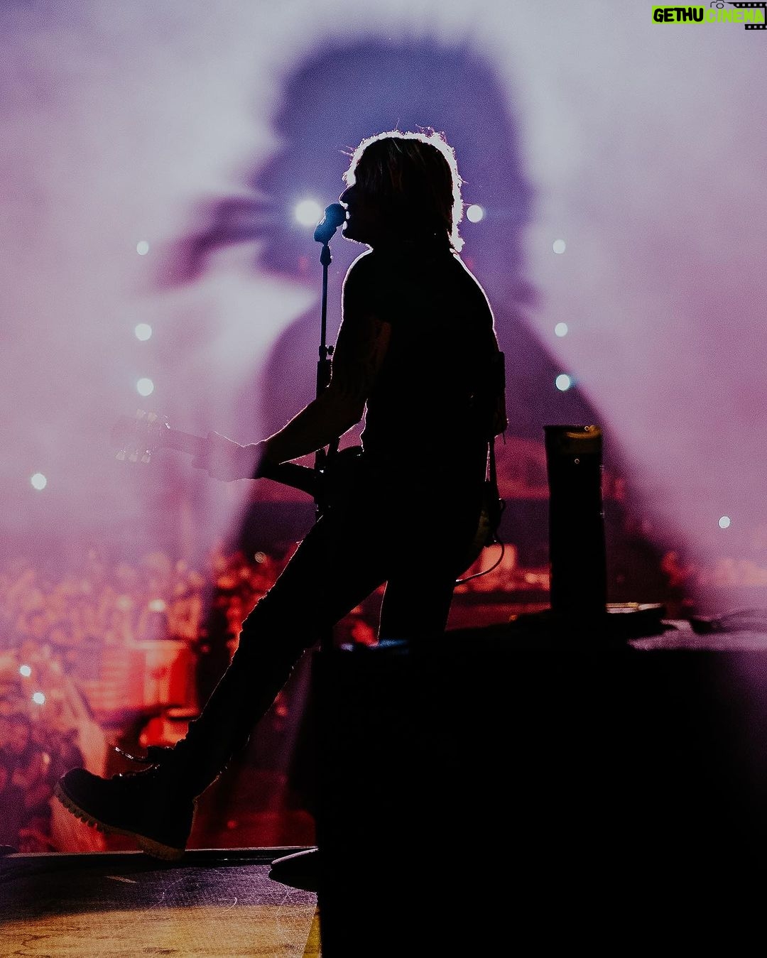 Keith Urban Instagram - summer weekends in Canada 🇨🇦 thank you @bootsandhearts !!!!! Boots & Hearts Music Festival
