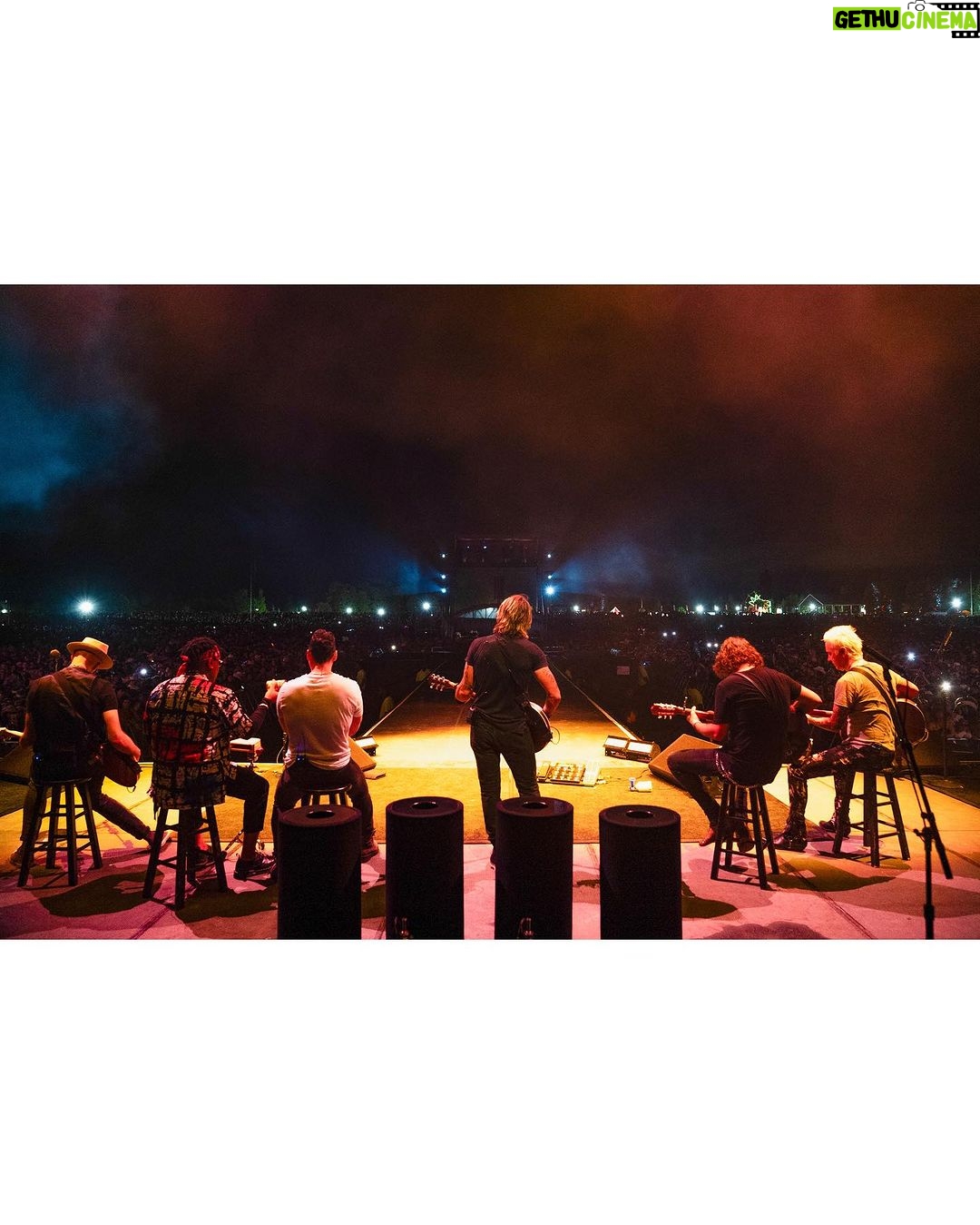 Keith Urban Instagram - summer weekends in Canada 🇨🇦 thank you @bootsandhearts !!!!! Boots & Hearts Music Festival