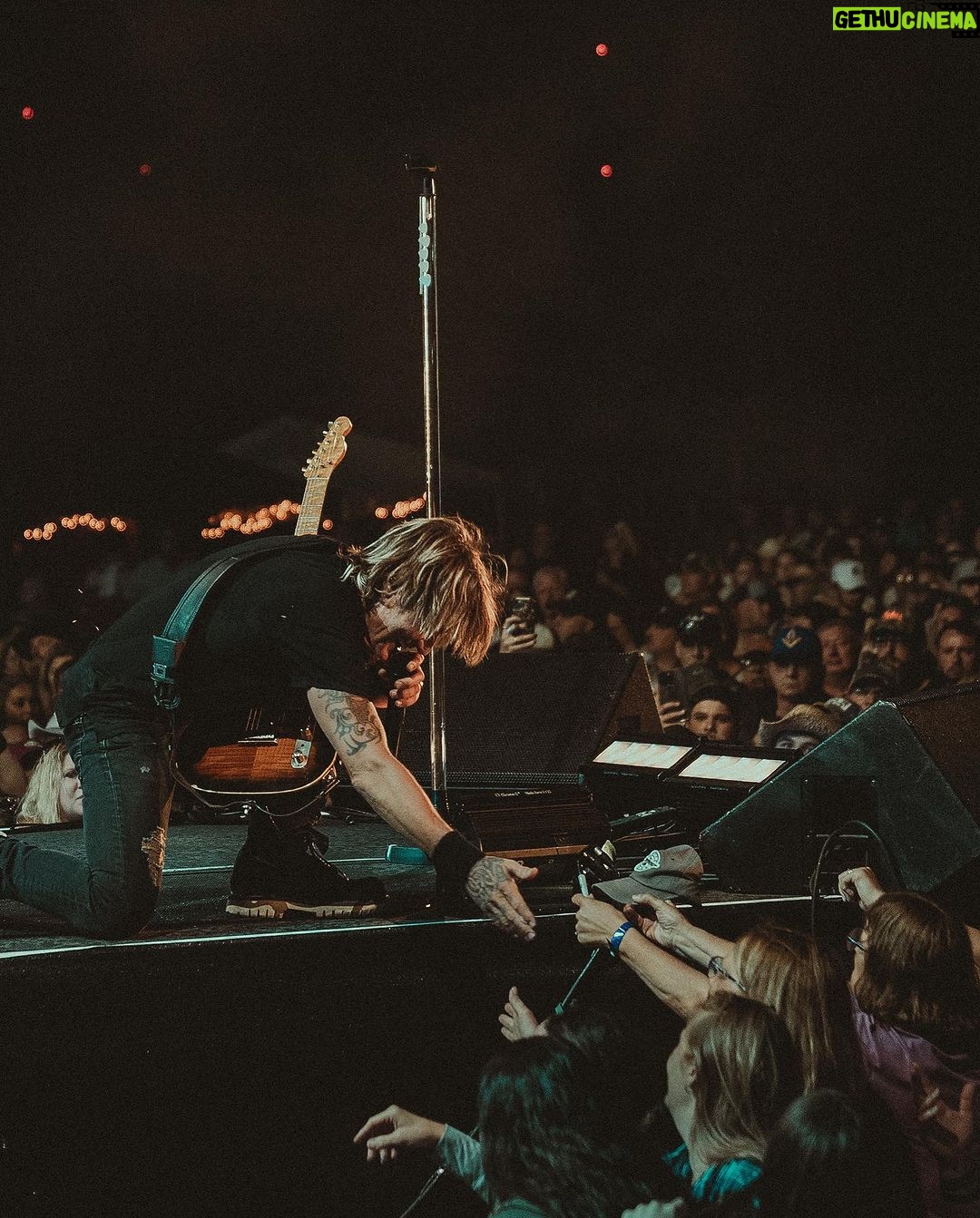 Keith Urban Instagram - absolutely phenomenal weekend in Michigan & Wisconsin ! every single time we play up here you guys are always on fire 🔥