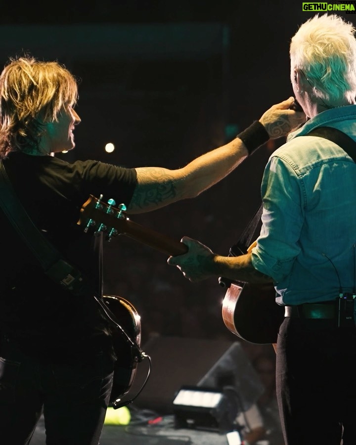Keith Urban Instagram - absolutely phenomenal weekend in Michigan & Wisconsin ! every single time we play up here you guys are always on fire 🔥