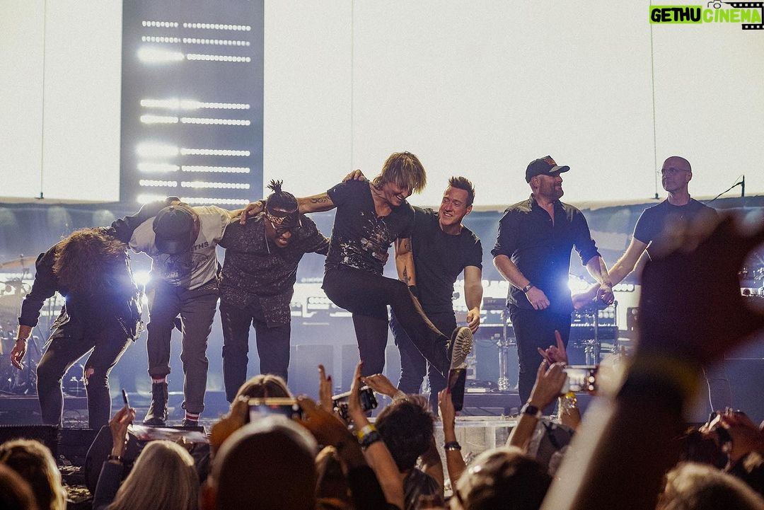 Keith Urban Instagram - from the bottom of my heart, thank you Vegas !!! we’ll see you in November ⚡️ Las Vegas, Nevada