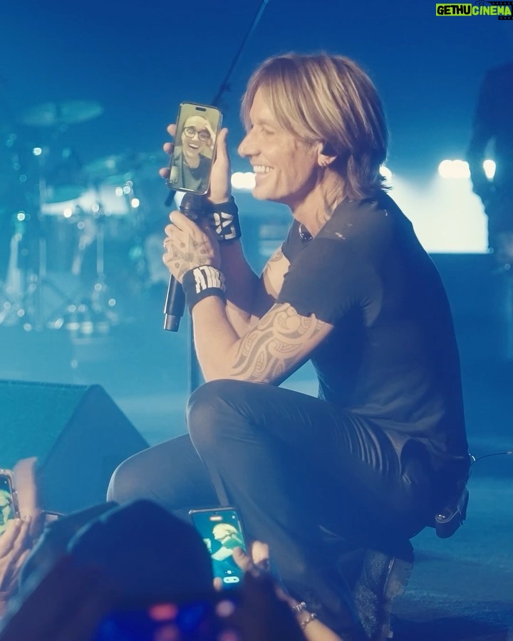 Keith Urban Instagram - only in Vegas ⚡️ we’re here through July 1 ! Planet Hollywood Resort & Casino