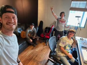 Keith Urban Instagram - Frat house chaos in all the right ways !! Writing Dancin’ In the Country with these guys was a blast. A HUGE congrats on dropping the album today T !!!! sooooo damn good 🔥🔥🔥