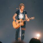 Keith Urban Instagram - may your days be merry and bright… ❄️⛄️ Brisbane