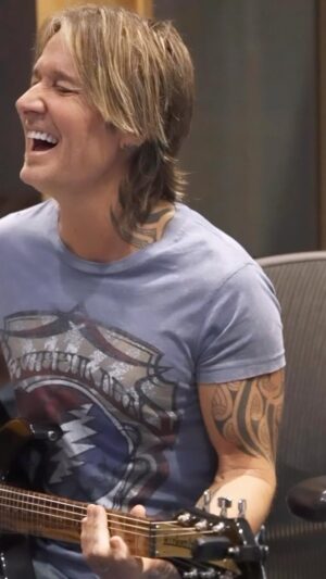 Keith Urban Instagram - ….there were a few potholes in the street called Main 🫠