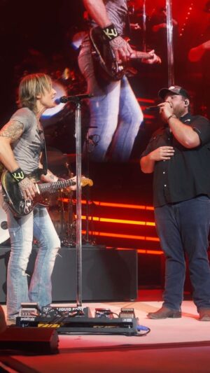 Keith Urban Instagram - There was a running theme for our show in Nashville: BROADWAY TO THE BIG TIME. Our special guests for the evening highlighted that journey, representing those playing on Lower Broadway right now, night after night, to those headlining Nissan stadium. 

@lukecombs thank you sooooo much for coming out to sing a couple of songs with us on your weekend off !!! We love ya.

🎥 @brenventure