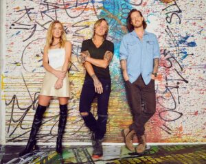 Keith Urban Instagram - The gang’s all here and we’re bringing the TSON Tour to the West Coast this weekend !!! You bring your friends, we’ll bring ours. TH, we’ll see you in Mountain View !! keithurban.com