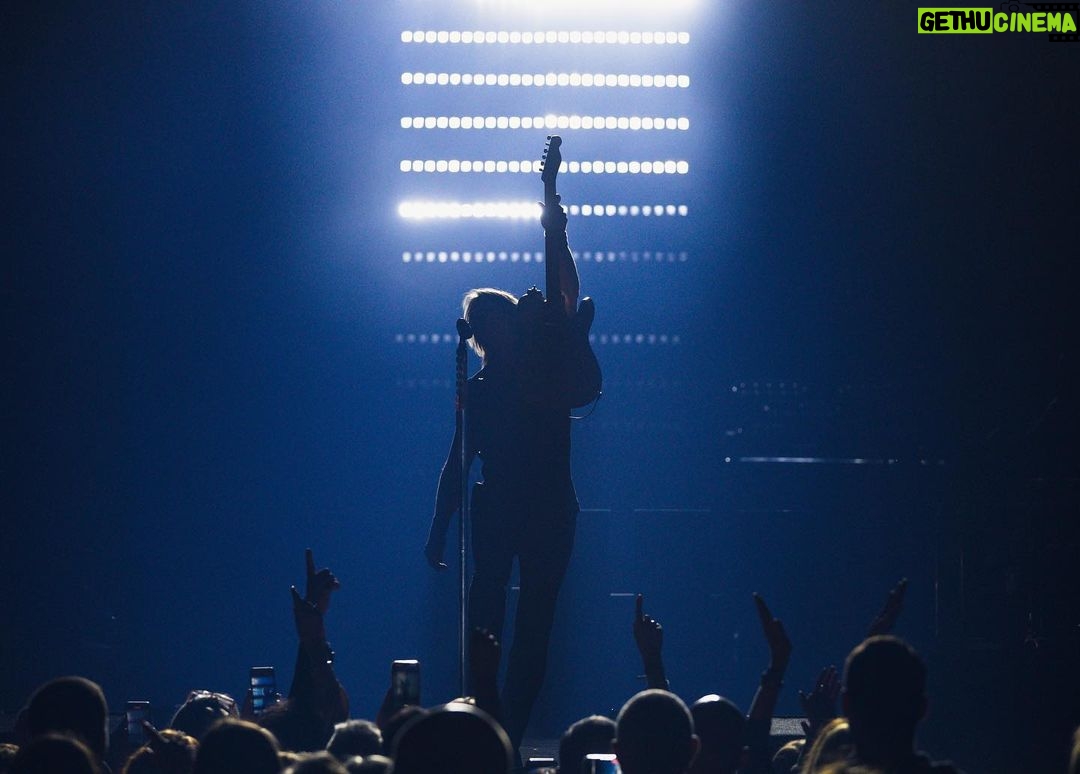 Keith Urban Instagram - OPENING WEEKEND ☑️ we’re back for more on Wednesday, Vegas !!!⚡️ Zappos Theater Planet Hollywood