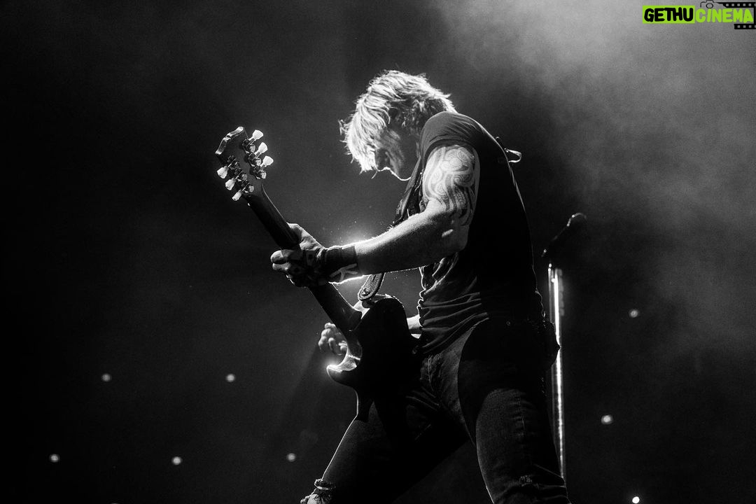 Keith Urban Instagram - What a way to end a tour ! Thank you 🇦🇺 Australia