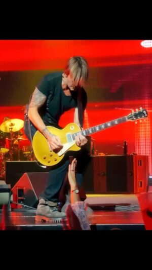 Keith Urban Instagram - TICKETS ON SALE TODAY AT 10AM LOCAL !!! keithurban.com
#TSONWORLDTOUR