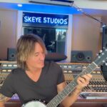 Keith Urban Instagram - These guys took me out on the road even before I had a record deal, and coming up next month I get to have the extraordinary full circle moment of being inducted into the Nashville Songwriters Hall of Fame alongside Kix. I’m so thrilled to have the legendary @brooksanddunn at All For The Hall this year ! Tickets on sale Friday @ 10am CT.