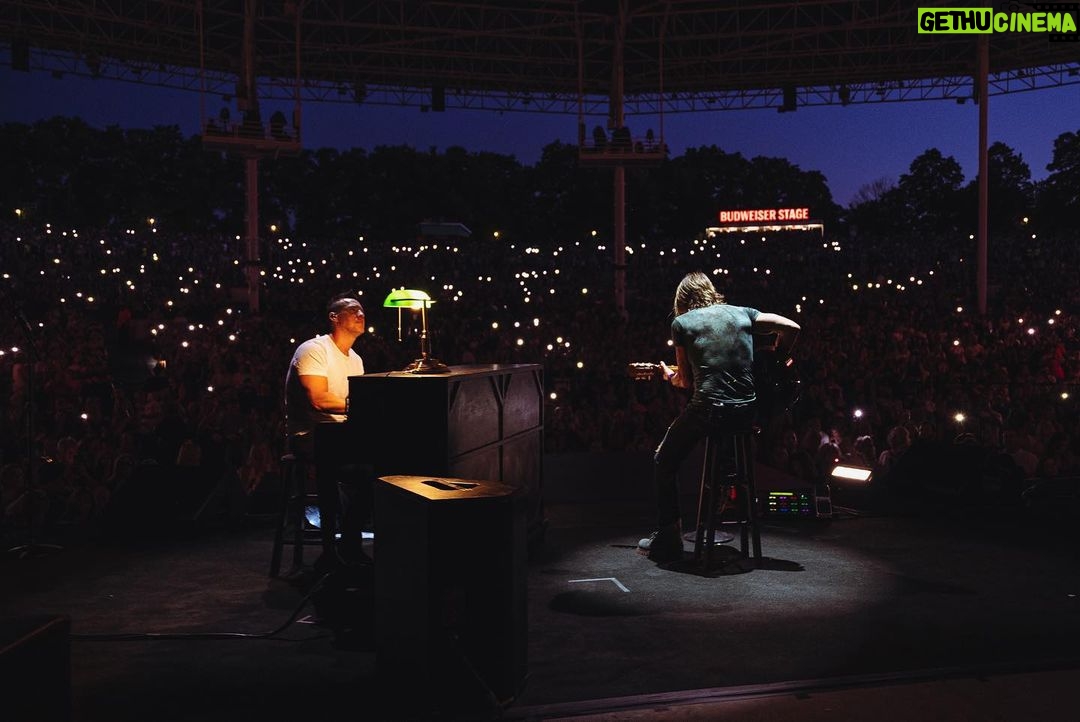 Keith Urban Instagram - TORONTO 🇨🇦 #TSONworldtour Budweiser Stage