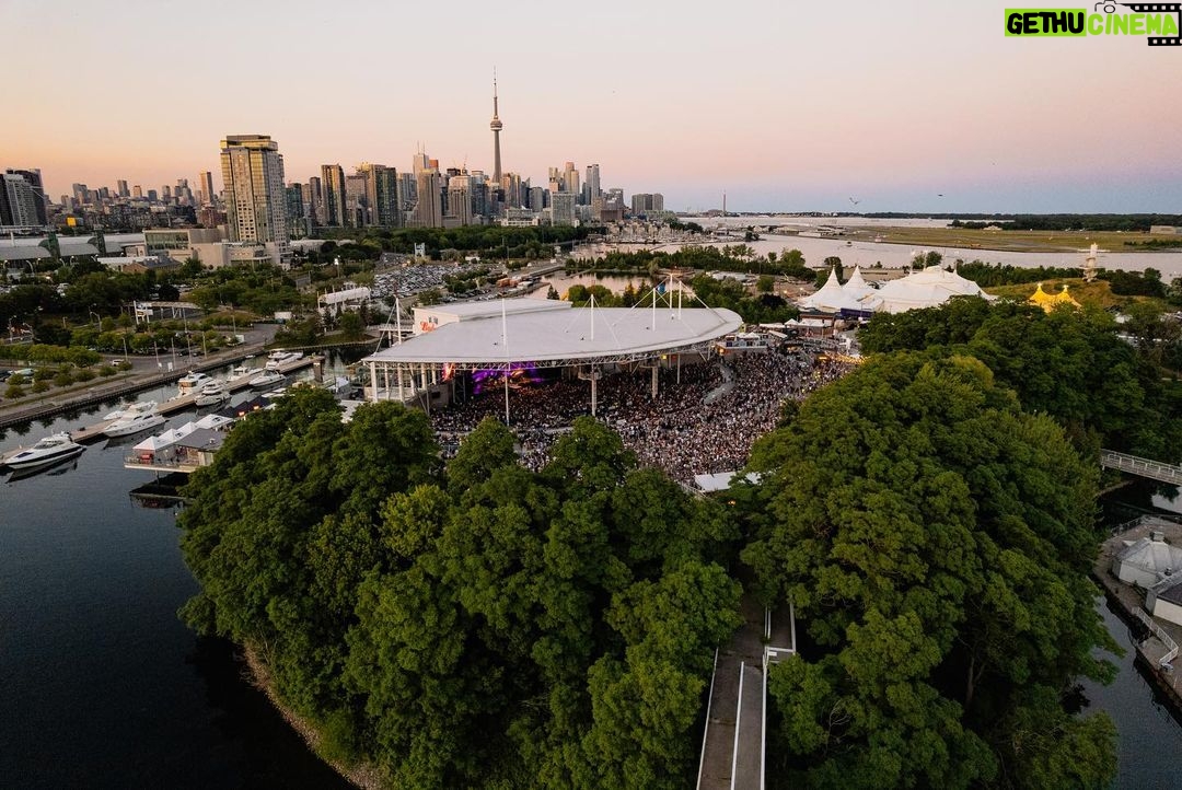 Keith Urban Instagram - TORONTO 🇨🇦 #TSONworldtour Budweiser Stage