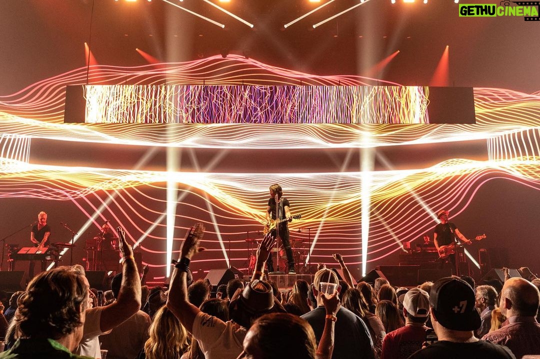 Keith Urban Instagram - livin’ it, feelin’ it, comin’ ALIVE LAS VEGAS !!!!! we cannot wait to do it all again in May @caesarspalace. UK, you’re up next !!! Las Vegas Nevada
