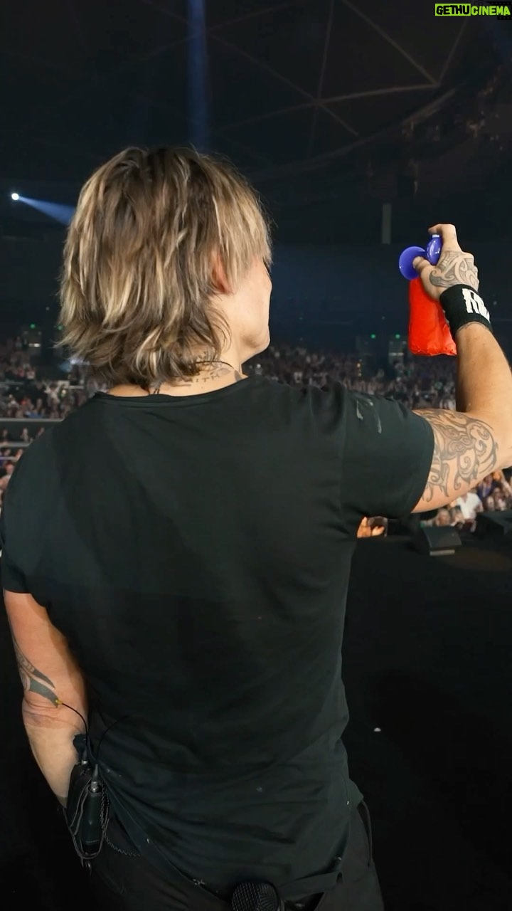 Keith Urban Instagram - just trying to be @bummerman’s hype man 🥲 two shows left Vegas !!!!! Las Vegas, Nevada