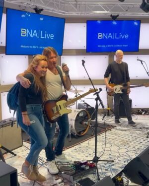 Keith Urban Instagram - From the baggage claim to a REAL STAGE !!!! Sooooo fun celebrating the release of ‘Messed Up As Me’ with loads of you in Concourse C yesterday and a massive thank you to everyone at @flynashville for helping us pull off the surprise.