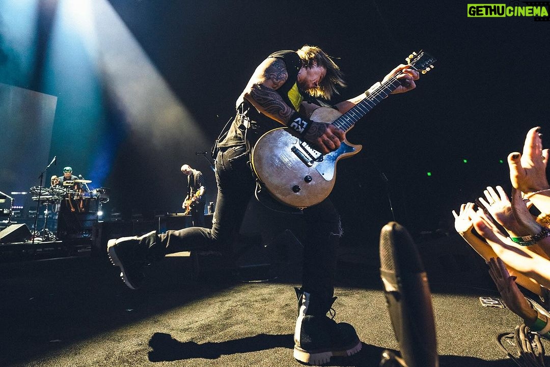 Keith Urban Instagram - Thank you to every single one of you who came out to see us this year in Vegas !!!!! It’s been an incredible year, and a huge thank you to everyone at @phvegas and @bakkttheaterlv for having us ⚡️ Las Vegas, Nevada