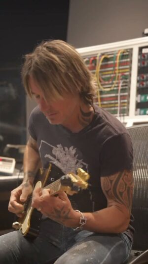 Keith Urban Instagram - it wasn’t a “straight line” to the final solo…it was more of a circle 🤣 but we got there !!!! “Straight Line” is out now.