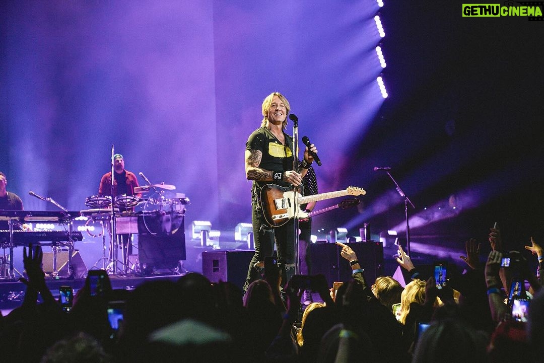 Keith Urban Instagram - Thank you to every single one of you who came out to see us this year in Vegas !!!!! It’s been an incredible year, and a huge thank you to everyone at @phvegas and @bakkttheaterlv for having us ⚡️ Las Vegas, Nevada