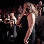 Kelly Clarkson Instagram - 💪🏼♥️ @jvn